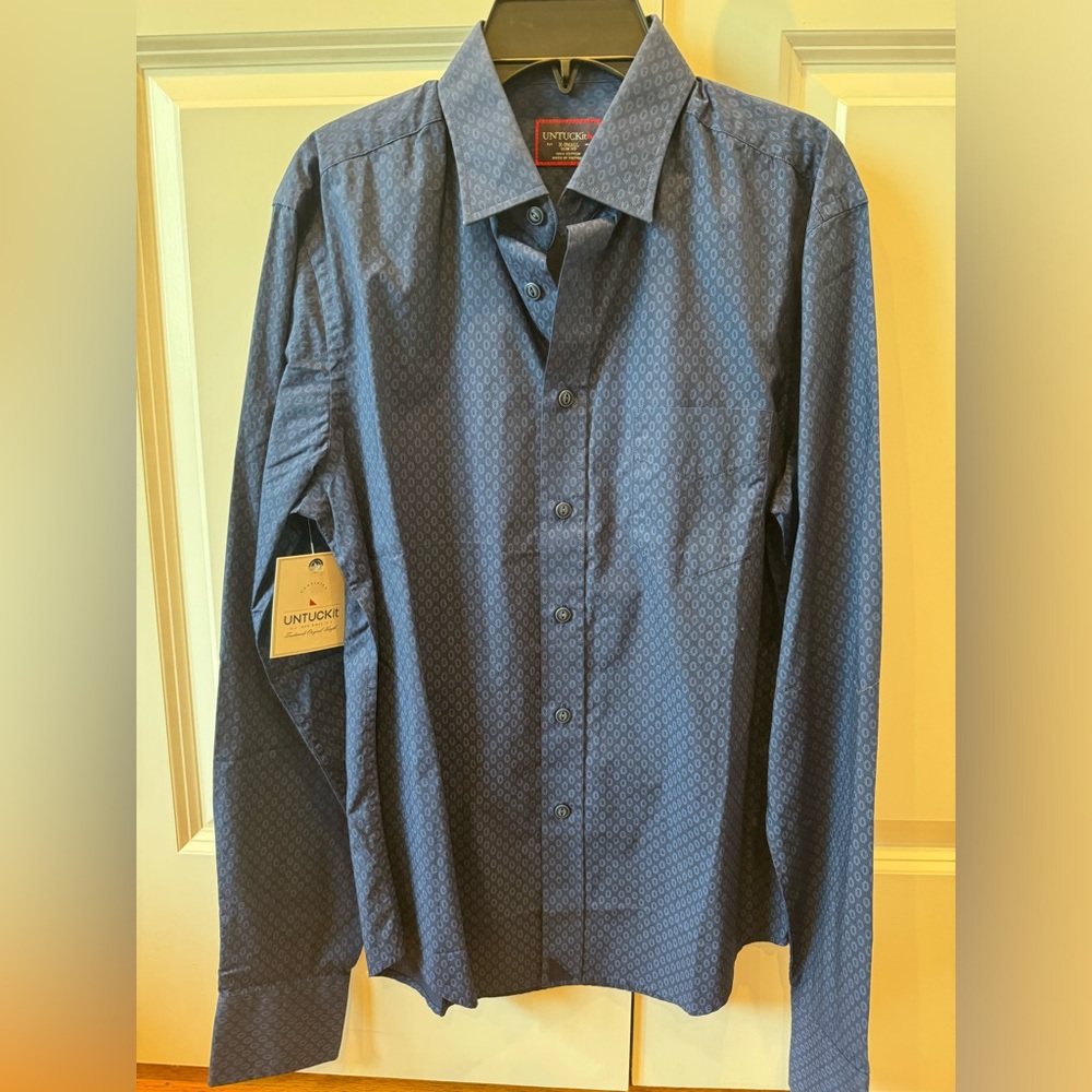 Men’s extra small untuckit button down shirt